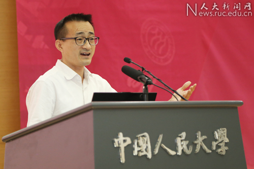 高培勇：单纯用宏观政策无法解决预期和需求两方面问题，必须辅之以改革举措