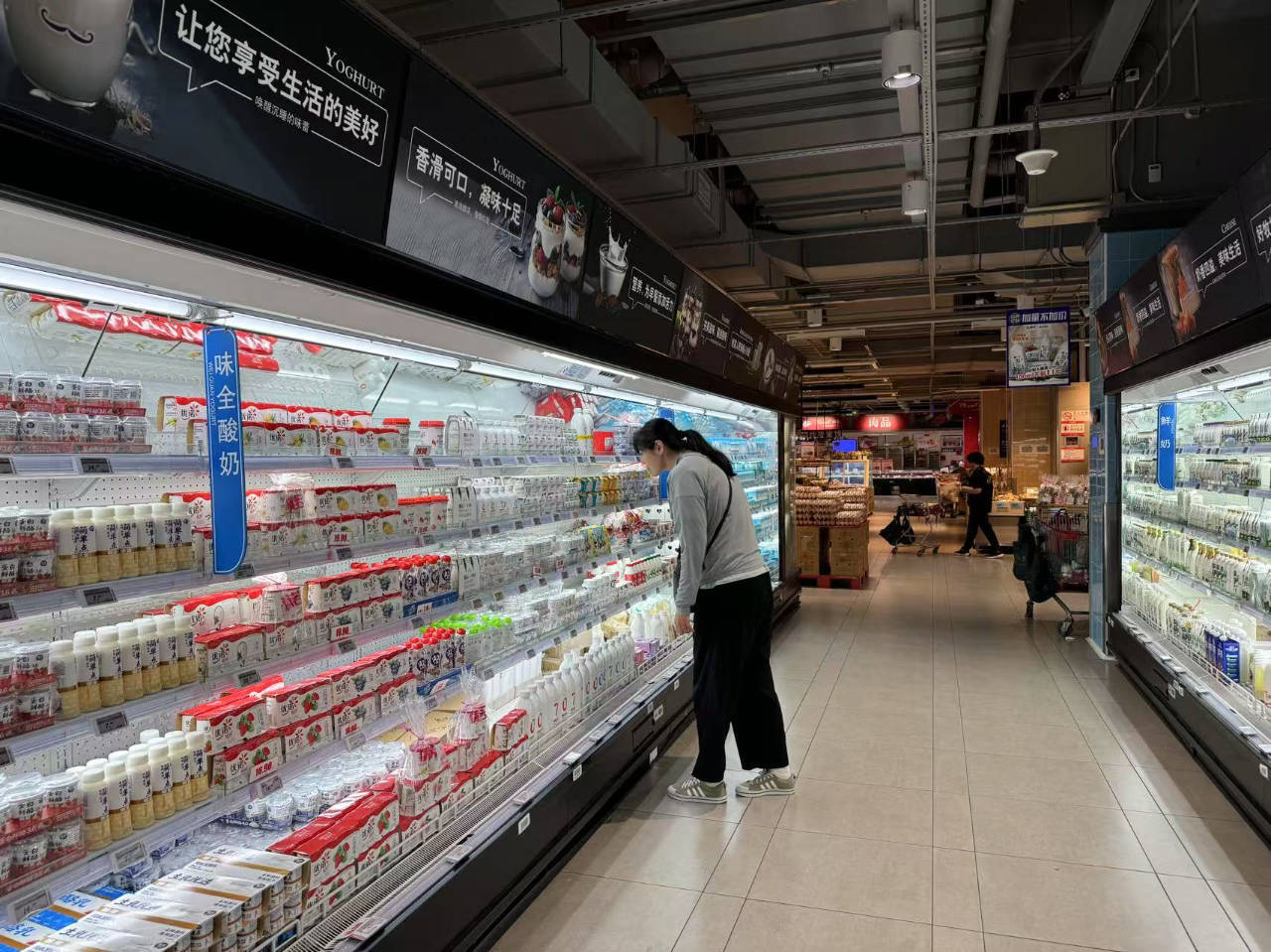 新乳业2024年净利5.38亿增长25%：董秘郑世锋薪酬109.33万涨薪500元