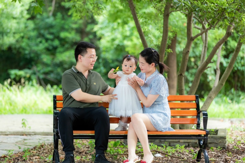 越南国会通过法律修正案 取消生育限制 此前，夫妻及个人仅允许生育一至两个孩子