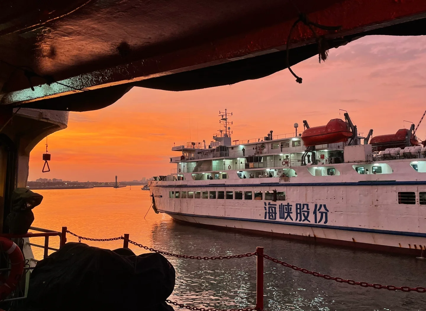 海峡股份：公司当前仍然持续与交易对手方就投资徐闻港相关事项开展尽职调查以及谈判沟通工作