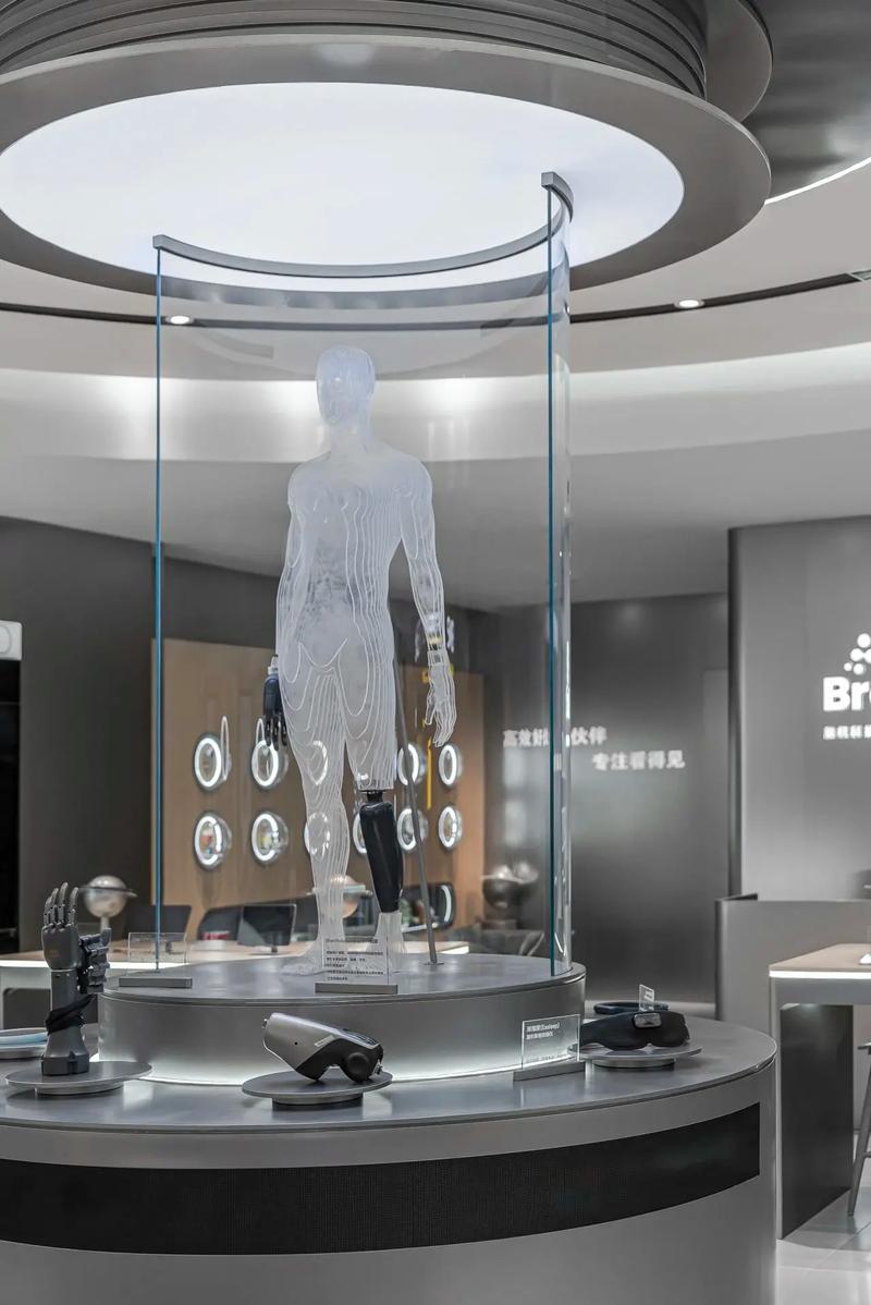 秀我中国丨详解国产脑机接口技术 独家探访脑机接口组装车间