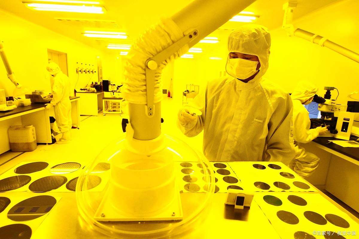 光刻胶概念异动拉升，兴业股份涨停