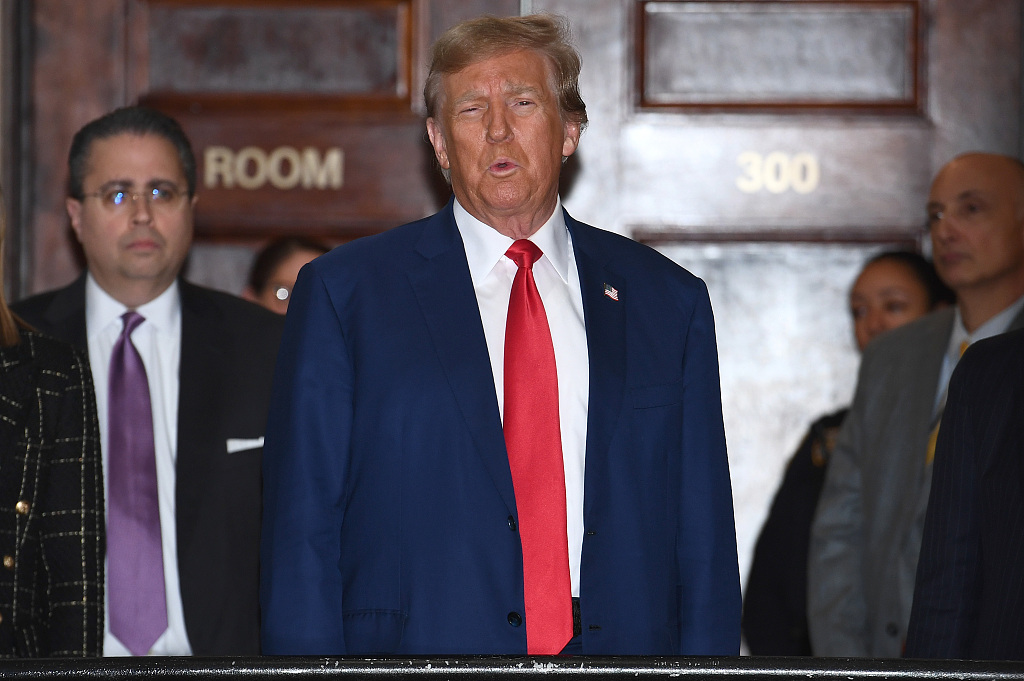 正在谈判，却收到30%关税信函！欧洲议会高官怒斥特朗普厚颜无耻，敦促对美绝不示弱；马克龙呼吁欧盟准备反制措施