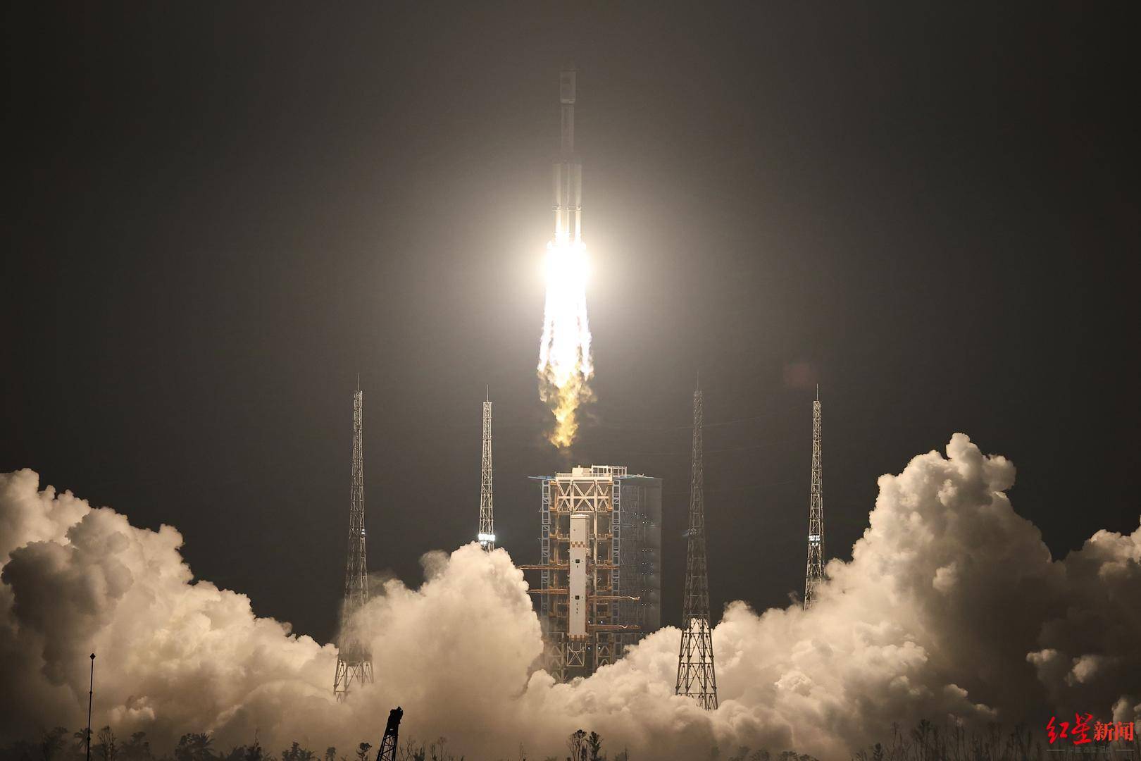 天舟九号货运飞船发射升空