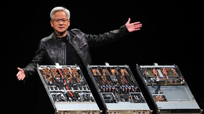 黄仁勋：第一次用中文演讲，很紧张