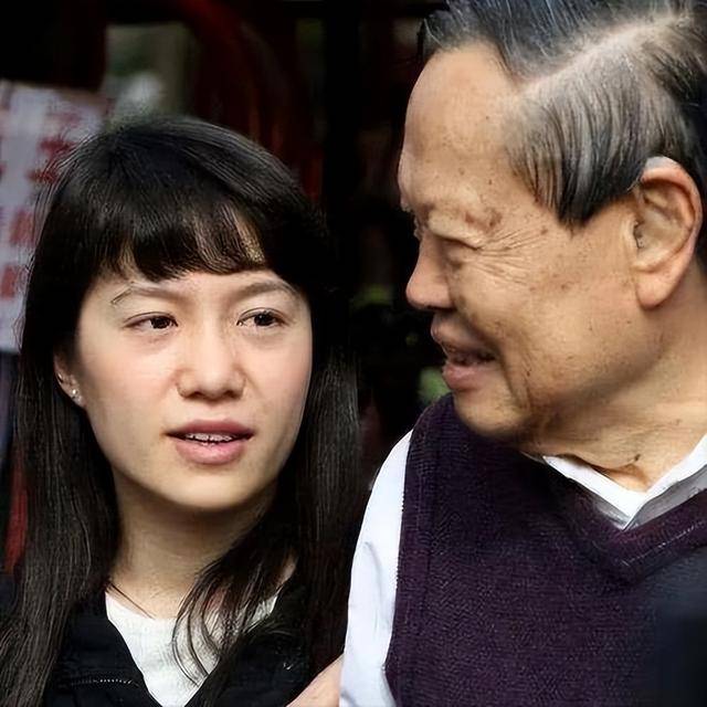 杨振宁的一句话，影响他近20年！“翻烂”《曙光集》，青年学者王志伟讲述：杨先生教会我的那些事