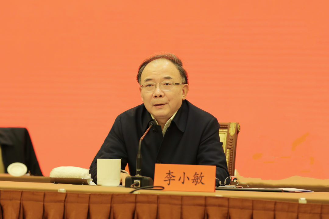 华强科技：4月22日召开董事会会议