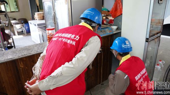 中国联通护航梨花节 满格信号赋能“赏花经济”