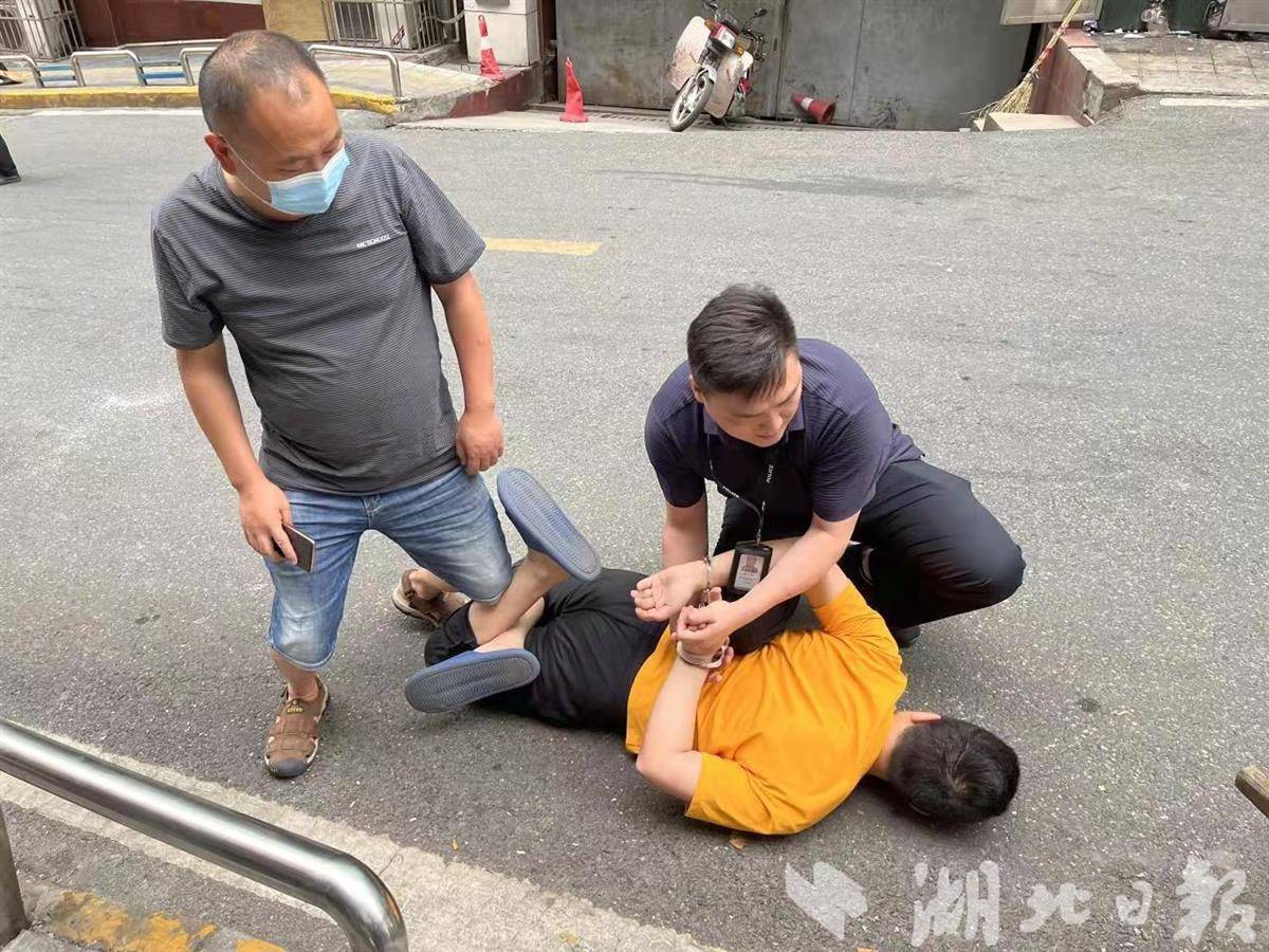 中菲执法部门合作遣返重大跨境赌博案嫌疑人