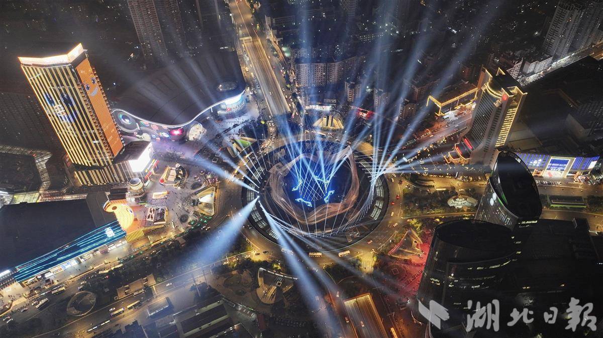 展望“光+AI”新图景——探秘第二十一届“中国光谷”光博会