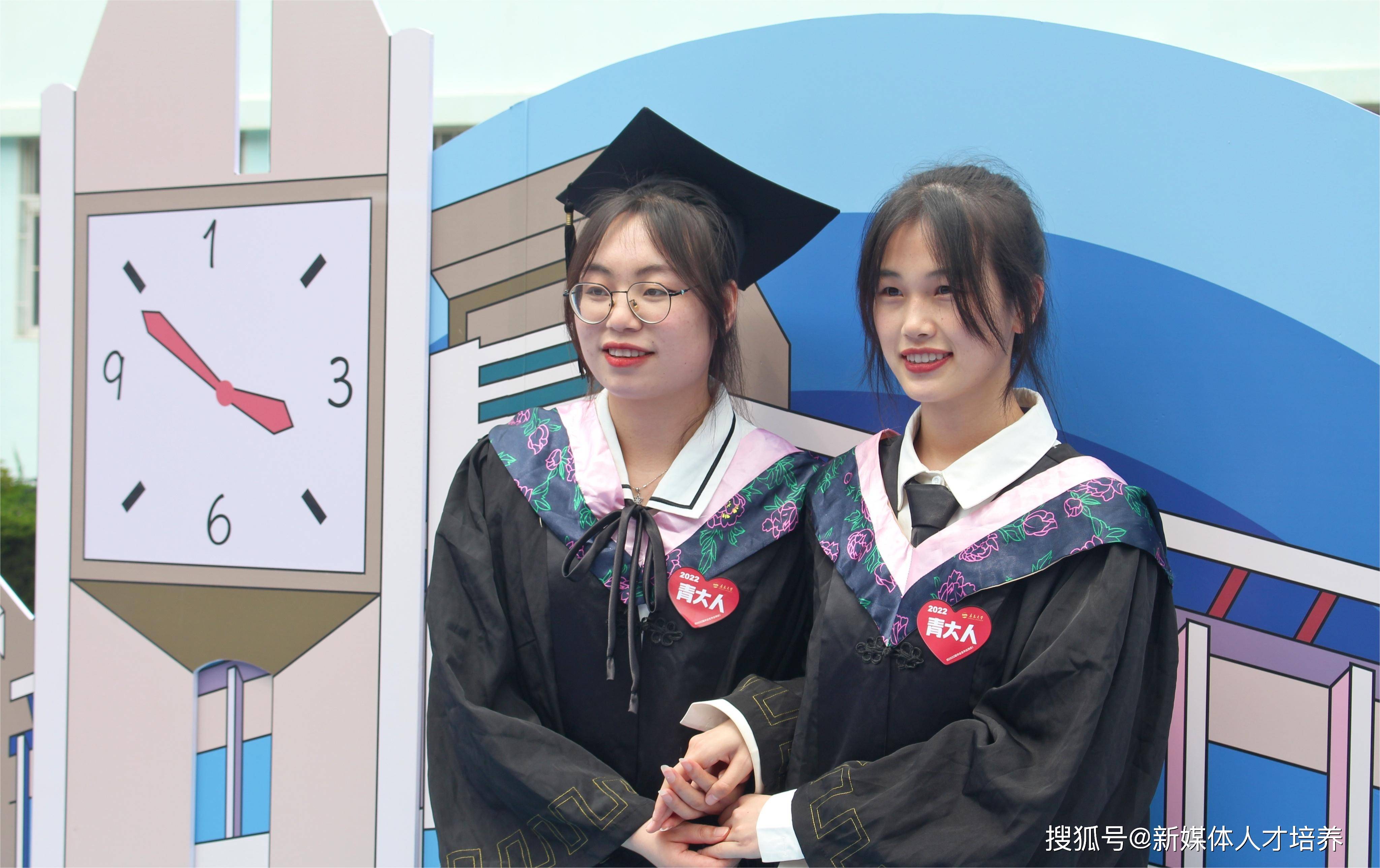 新媒体（838835）：拟转让北京钛铂72.5%股权