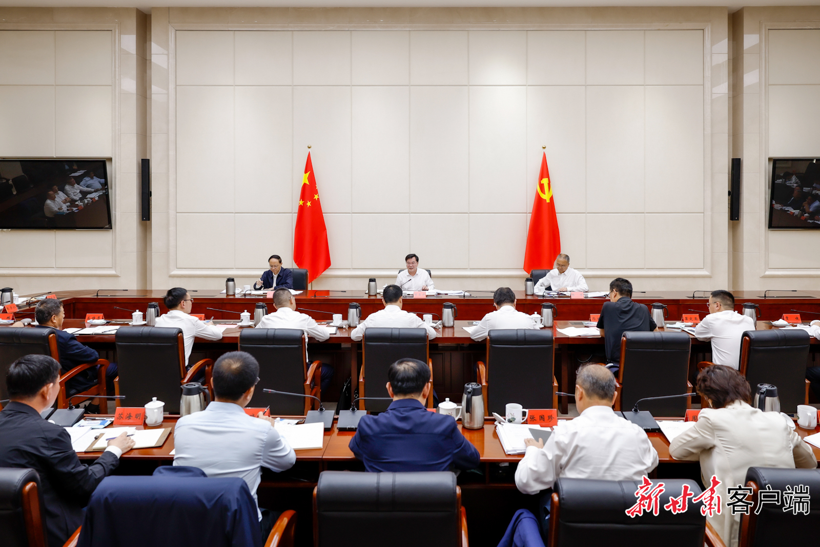 国常会：研究推进新型工业化有关工作